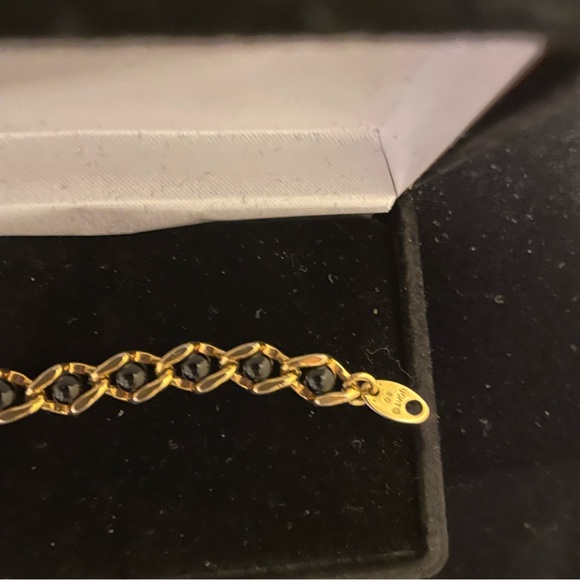 Women’s Avon Vintage Gold Tone Tennis Bracelet With Faux Onyx Beads - Picture 2 of 3